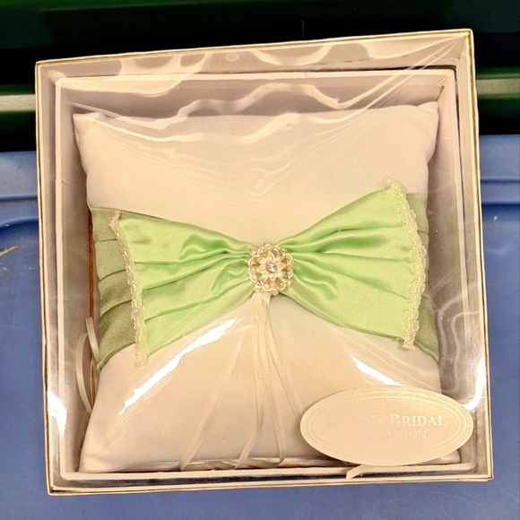 New Ring pillow - Picture 1 of 1